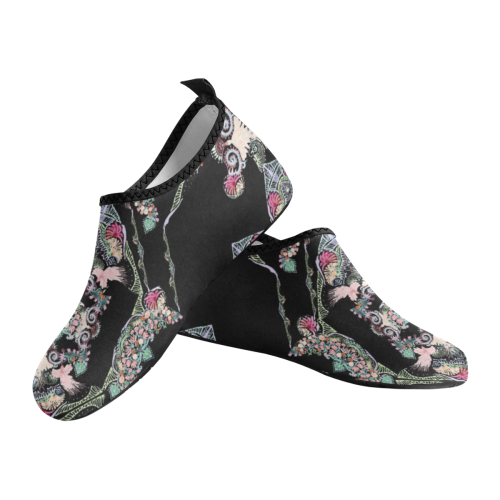 black nature Women's Slip-On Water Shoes (Model 056)