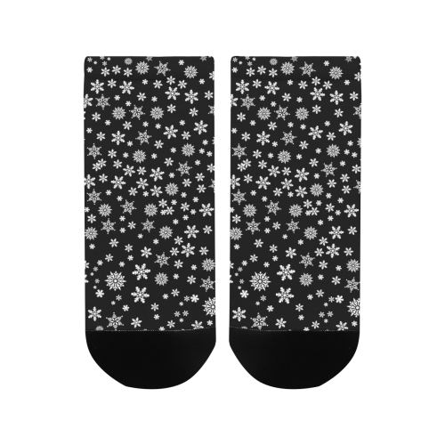 Christmas White Snowflakes on Black Men's Ankle Socks