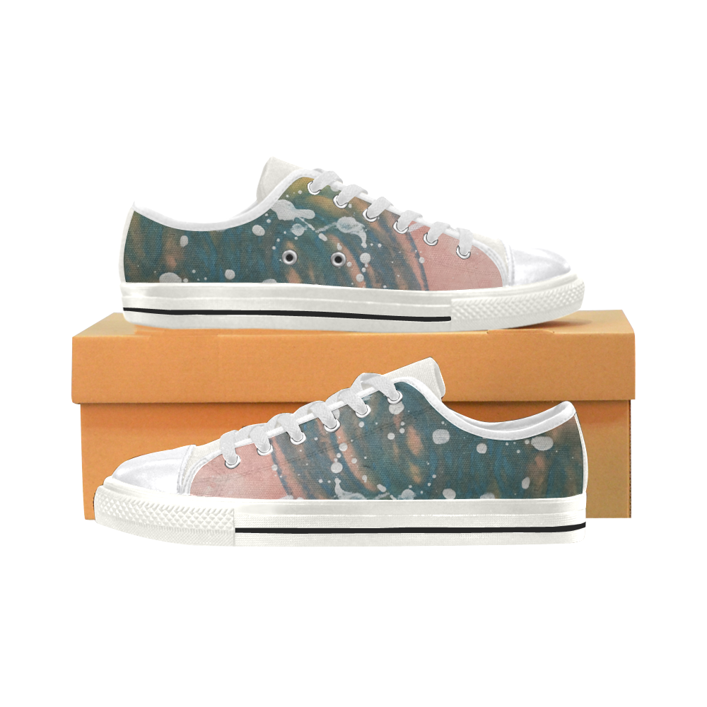 Summer of Pink - Women Low Top Shoes Women's Classic Canvas Shoes (Model 018)