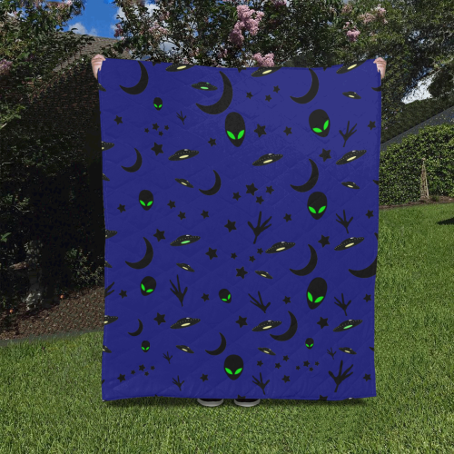 Alien Flying Saucers Stars Pattern Quilt 50"x60"