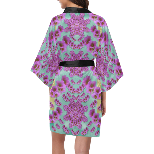 climbing and loving flowers of fantasy floral Kimono Robe