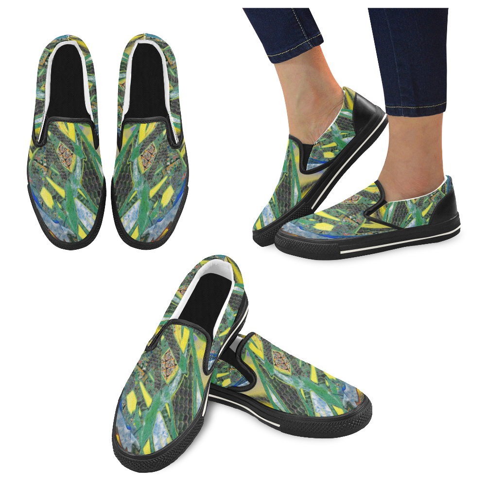 Snake Women's Slip-on Canvas Shoes/Large Size (Model 019)