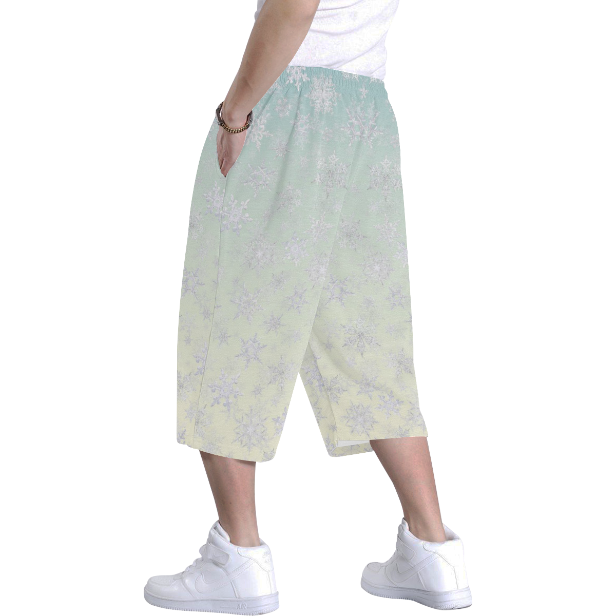 Frosty Day Snowflakes on Misty Sky Men's All Over Print Baggy Shorts (Model L37)