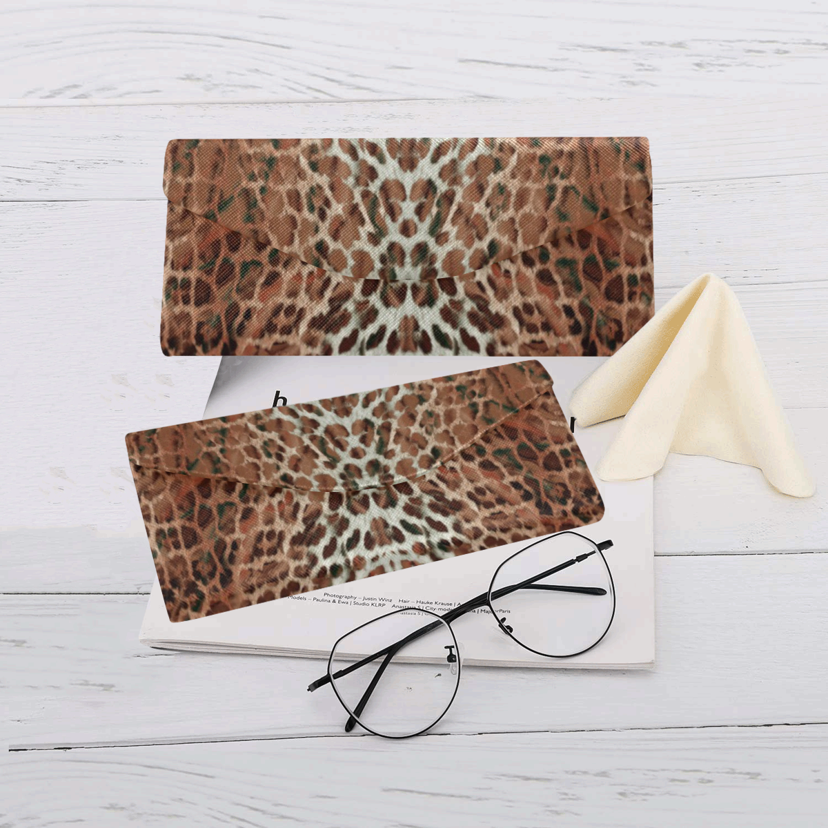 leopard  brown Custom Foldable Glasses Case